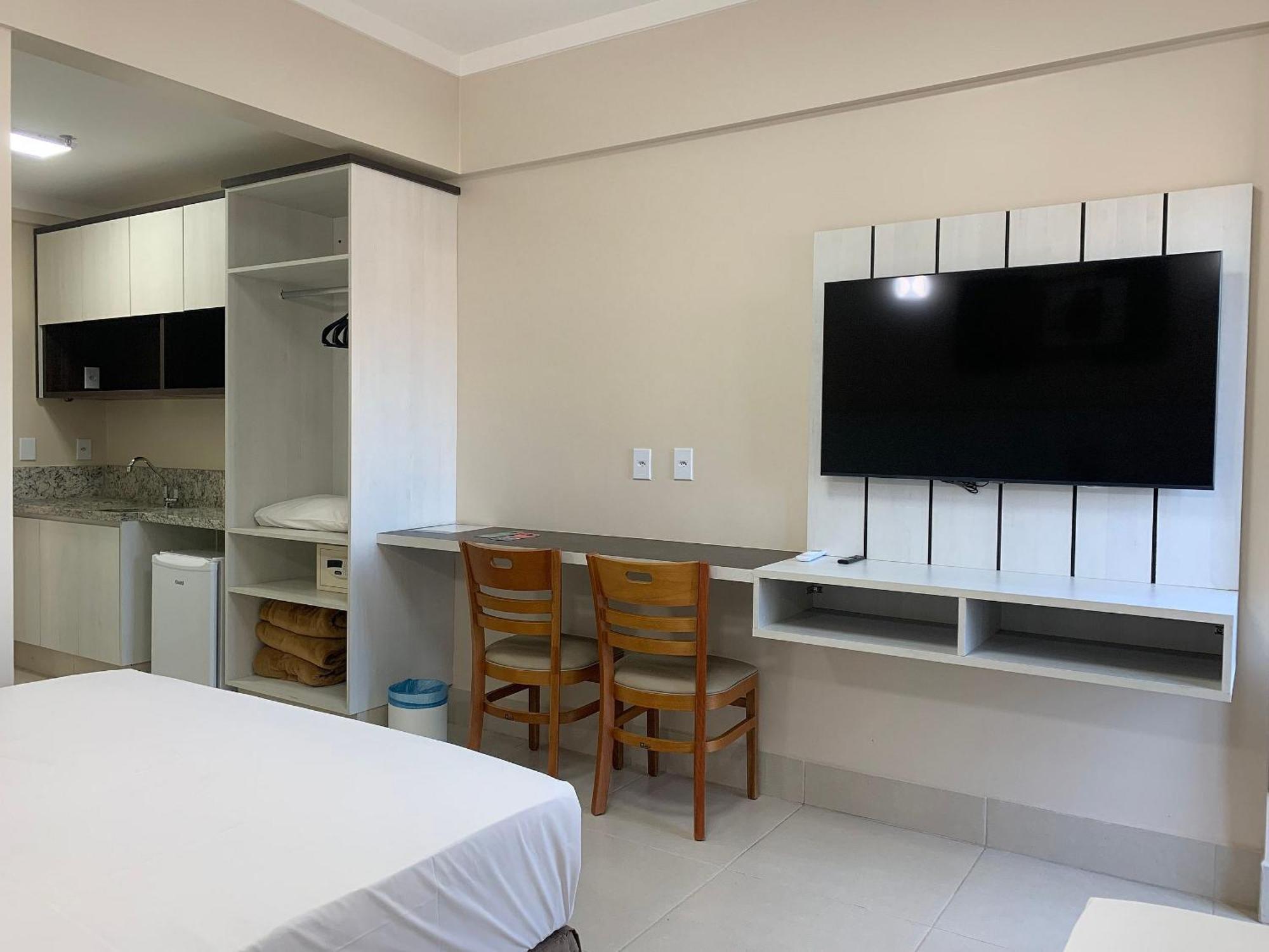 Hotel Spazzio Diroma Cafe Da Manha E Acesso Ao Acqua Park Калдас-Новас Екстер'єр фото