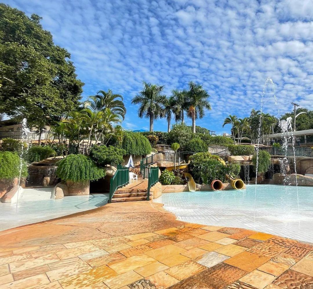 Hotel Spazzio Diroma Cafe Da Manha E Acesso Ao Acqua Park Калдас-Новас Екстер'єр фото