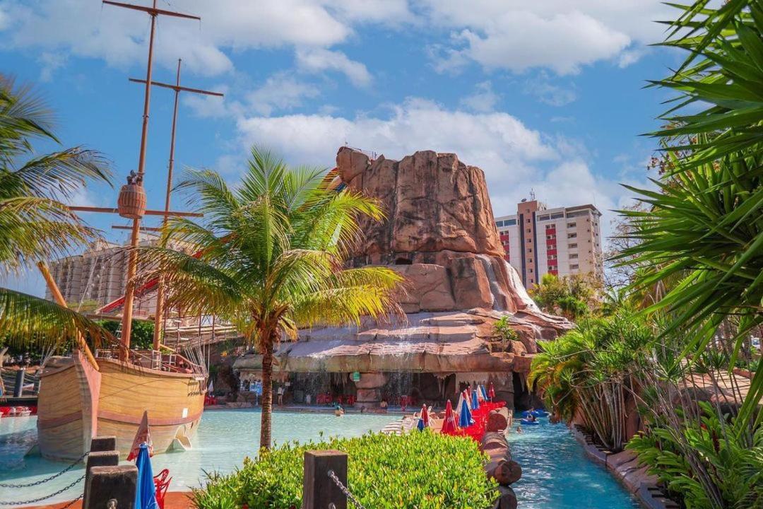 Hotel Spazzio Diroma Cafe Da Manha E Acesso Ao Acqua Park Калдас-Новас Екстер'єр фото