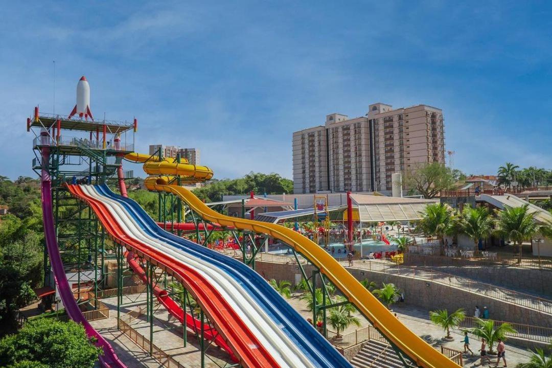 Hotel Spazzio Diroma Cafe Da Manha E Acesso Ao Acqua Park Калдас-Новас Екстер'єр фото